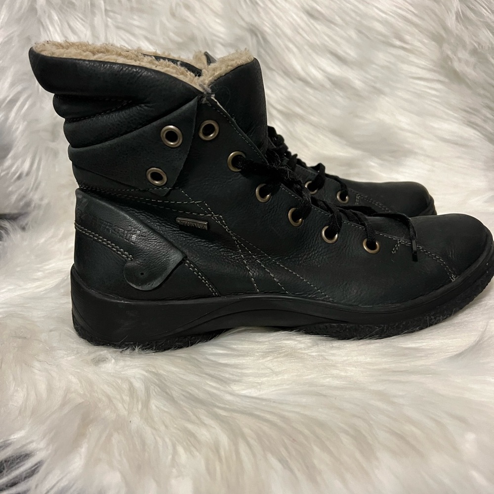 Romika lined hiking boots size 42 or 9.5